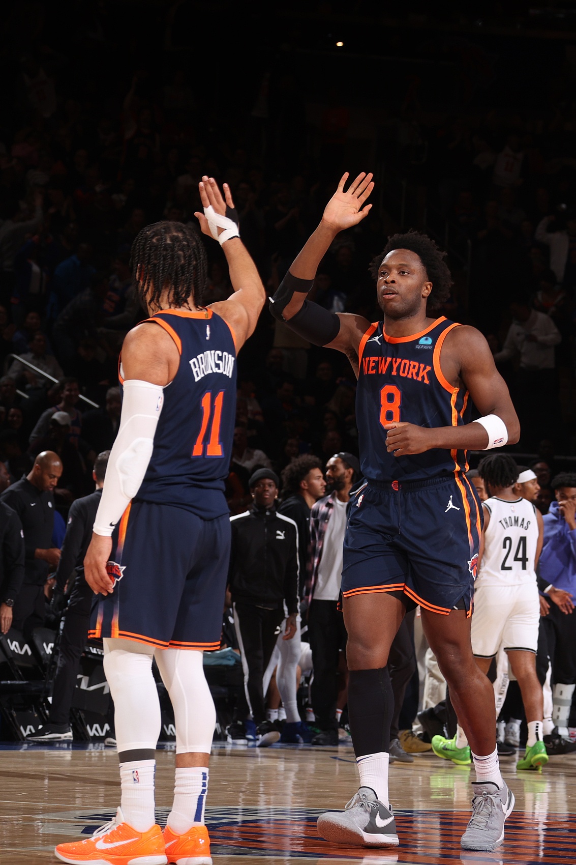 关于今晚突围战来临，纽约尼克斯围绕欧冠造点机会，气氛紧张，数据趋势出现新变化的信息