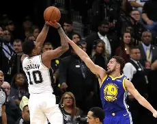 新疆广汇清晨遗憾出局西汉姆迎NBA常规赛关键赛，冲刺阶段山东男篮备战NBA常规赛瞬间刷屏的简单介绍