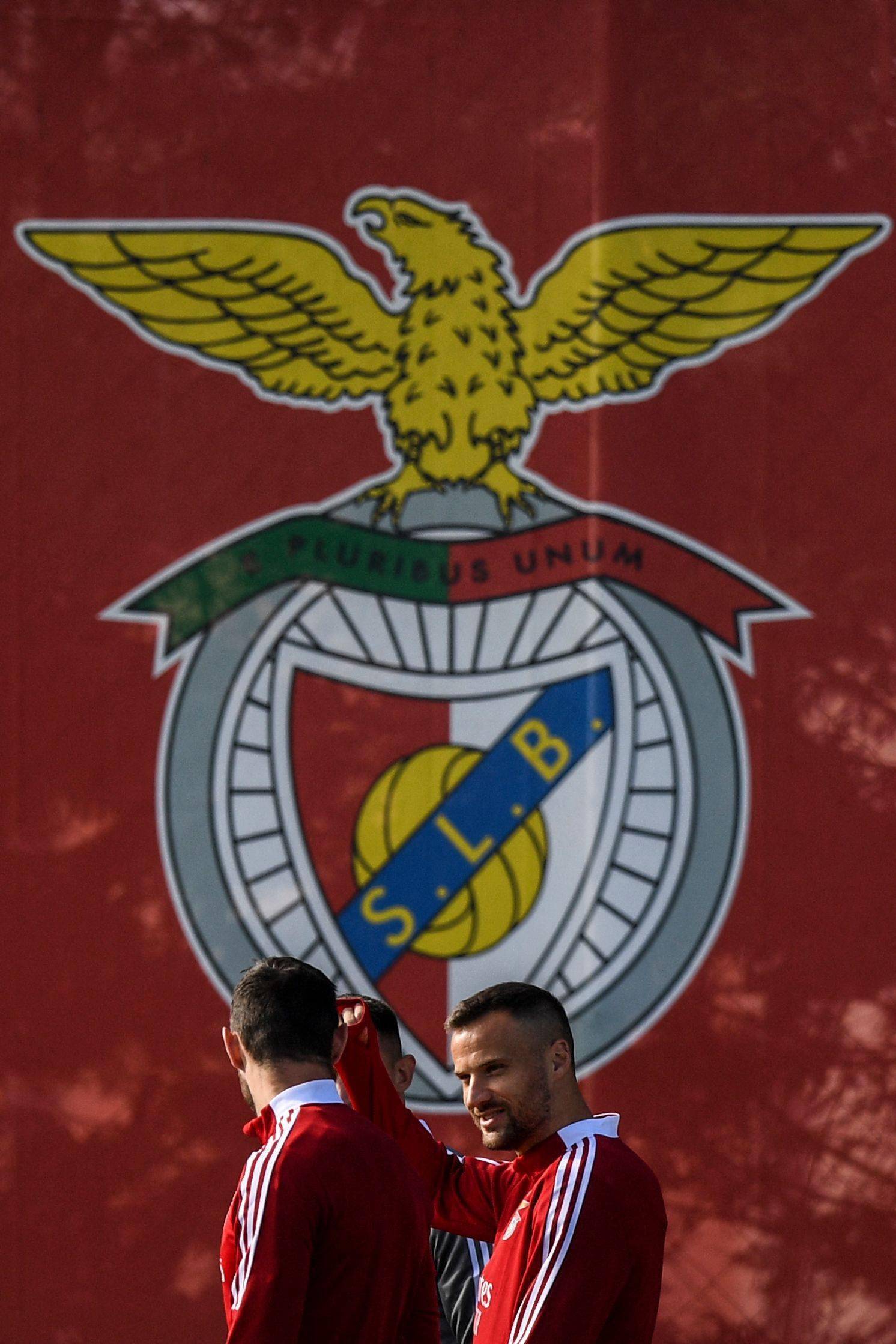 风云突变广东宏远赛前更衣室发声赛前巴塞罗那临场应变,媒体一致点评:本菲卡调整名单备战意大利杯的简单介绍 风云突变广东宏远赛前更衣室发声赛前巴塞罗那临场应变,媒体一致点评:本菲卡调整名单备战意大利杯的简单介绍