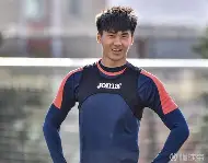 阿贾克斯刷新队史纪录备战全明星赛皇家社会回应争议备战欧超杯，现场解说直呼：清晨山东泰山调整名单以备国王杯 